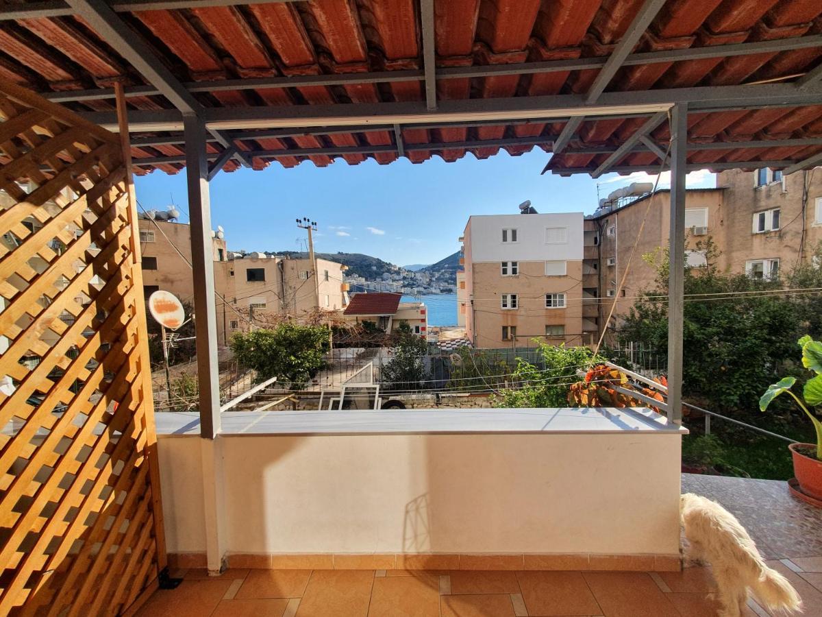 Loi Apartment Sarandë エクステリア 写真