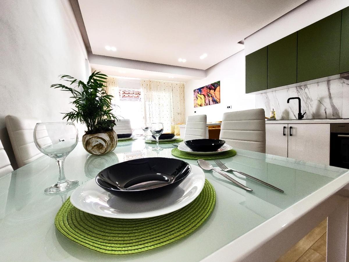 Loi Apartment Sarandë エクステリア 写真