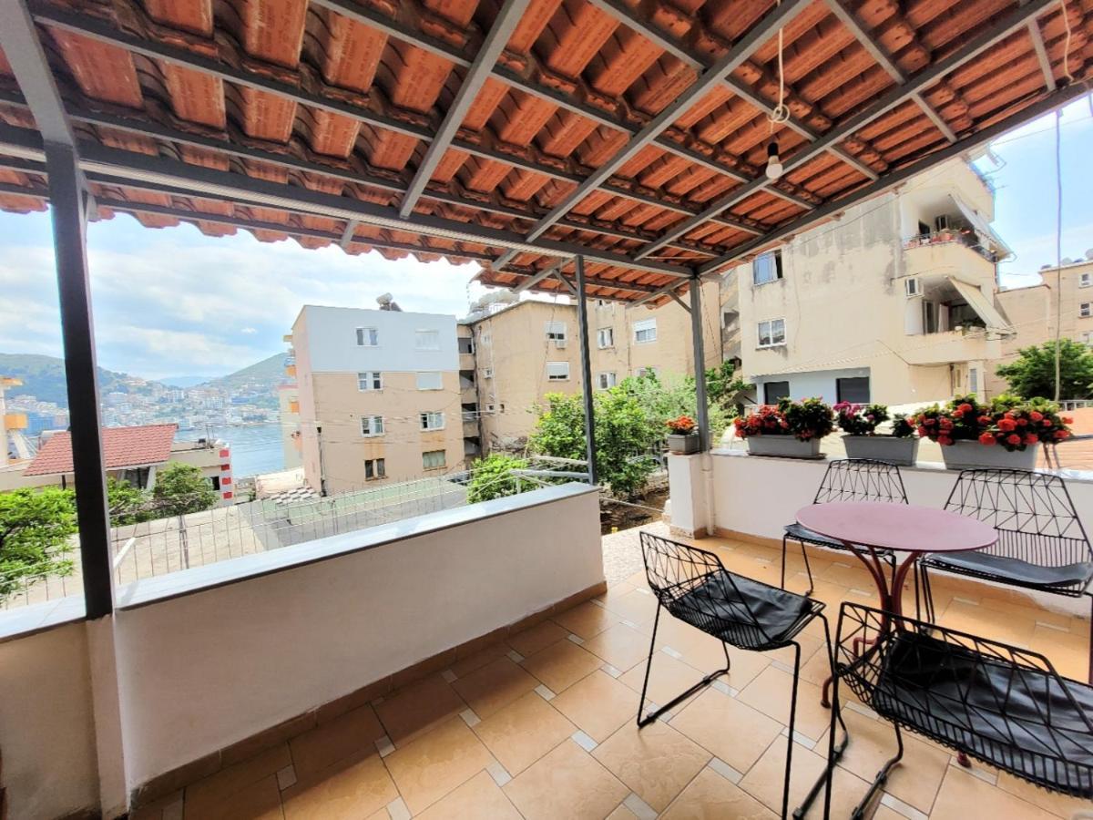 Loi Apartment Sarandë エクステリア 写真