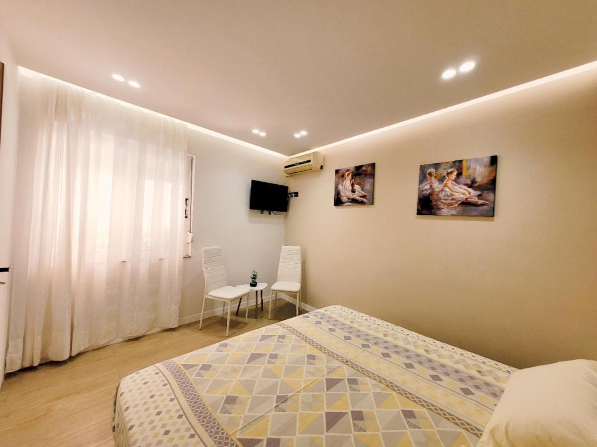 Loi Apartment Sarandë エクステリア 写真