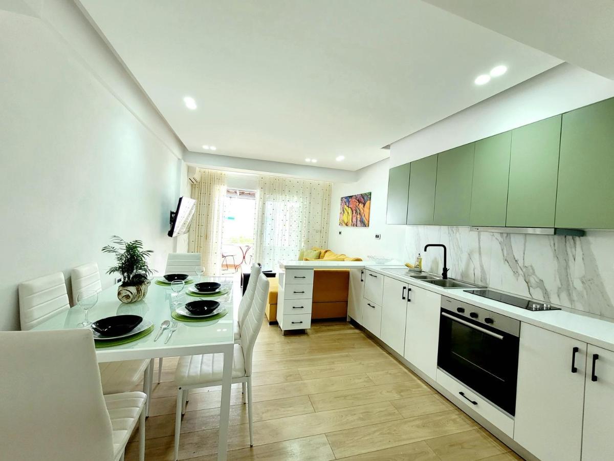 Loi Apartment Sarandë エクステリア 写真