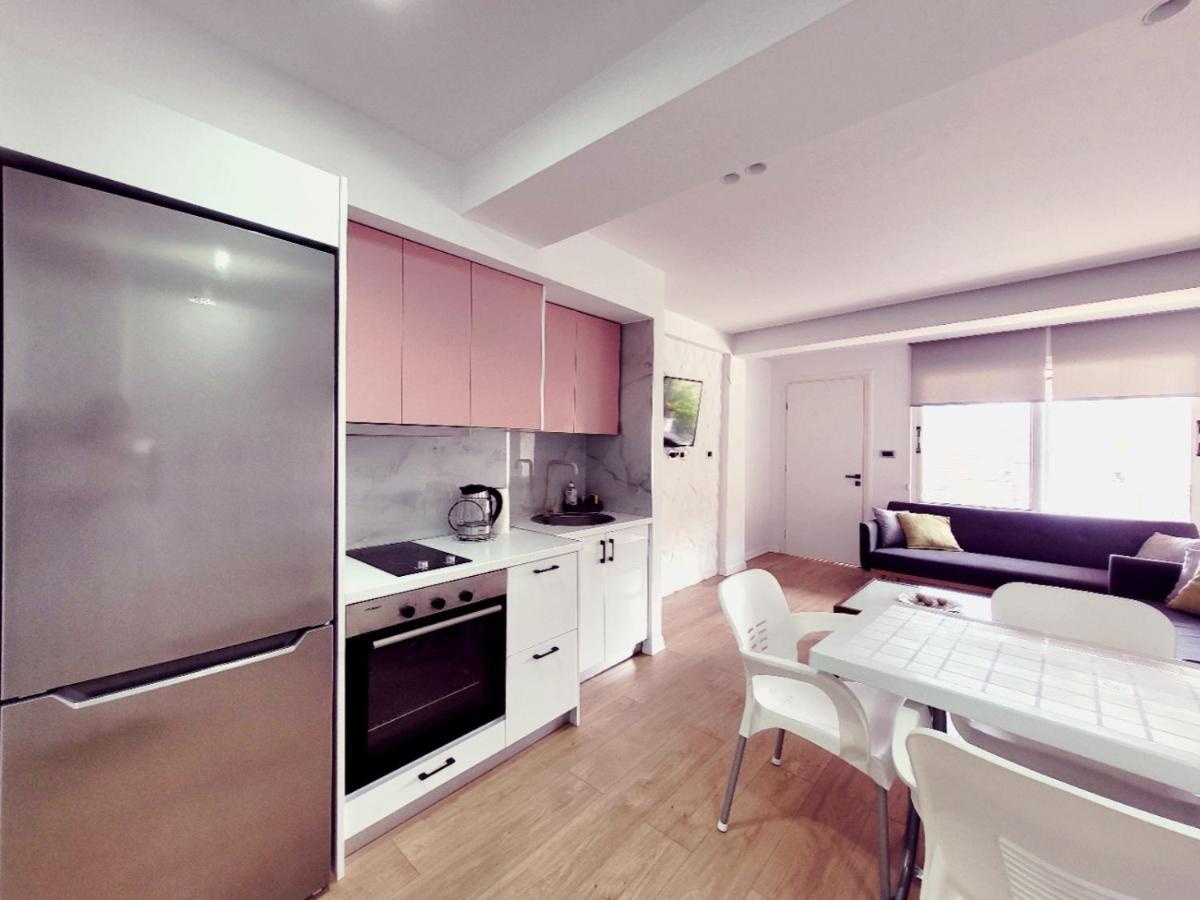 Loi Apartment Sarandë エクステリア 写真