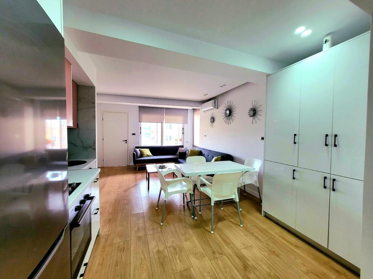 Loi Apartment Sarandë エクステリア 写真