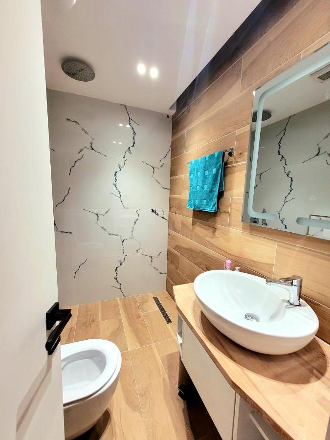 Loi Apartment Sarandë エクステリア 写真