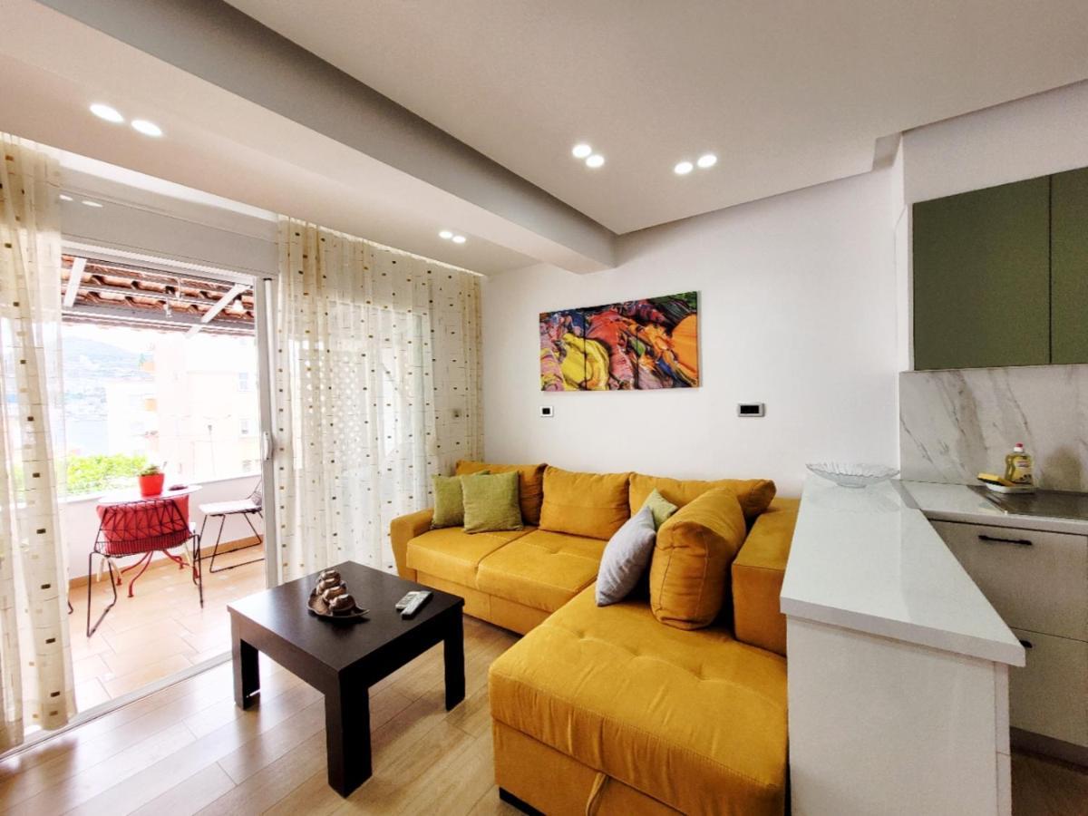 Loi Apartment Sarandë エクステリア 写真
