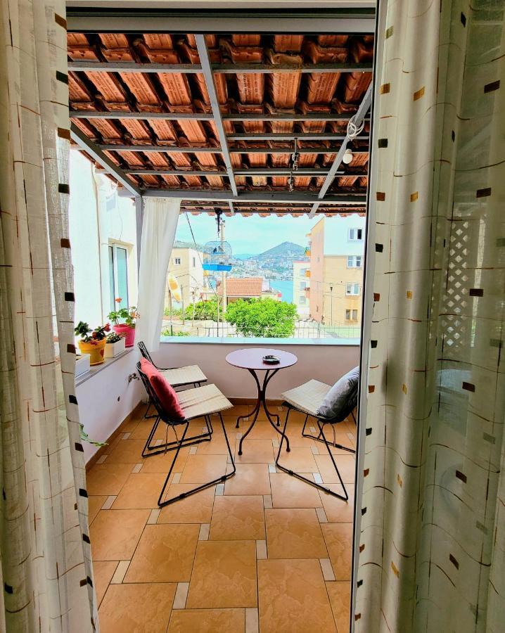 Loi Apartment Sarandë エクステリア 写真