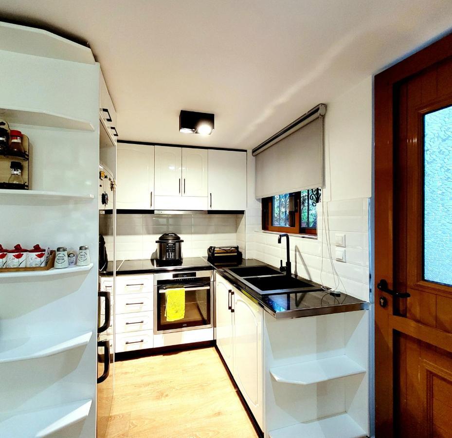 Loi Apartment Sarandë エクステリア 写真